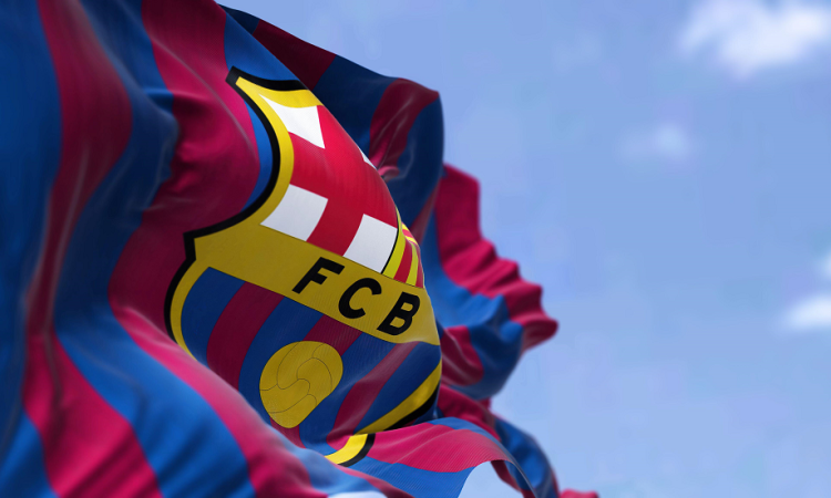 "اليويفا" يعاقب نادي برشلونة لانتهاكه قواعد الرقابة المالية