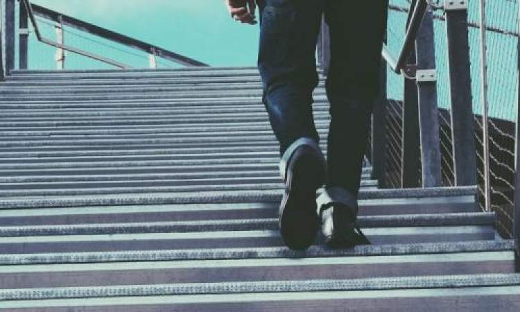 صعود السلالم يقي من خطر الإصابة بأمراض القلب