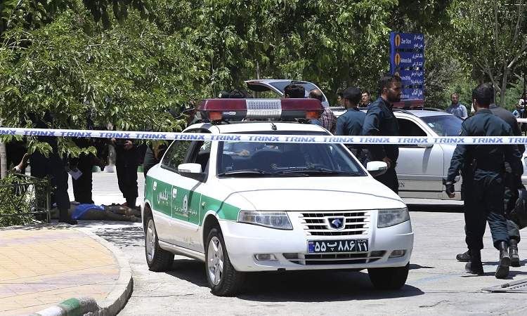 مقتل واصابة 19 شرطيا في هجوم مسلح على مقر أمني جنوب إيران