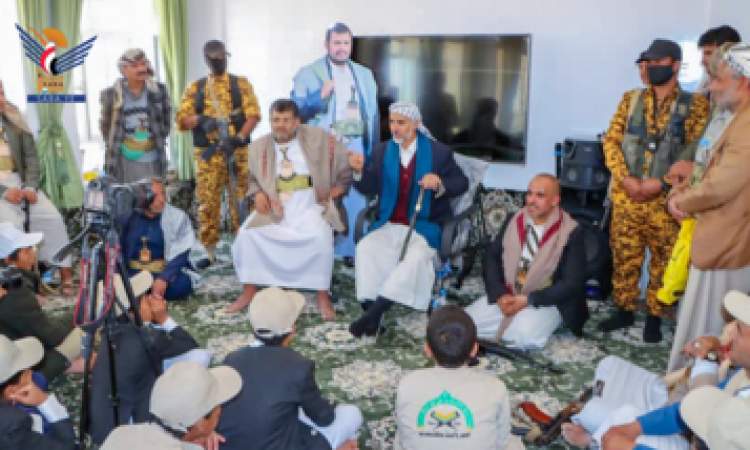  الحوثي يطلع على الأنشطة التعليمية بمركز الإمام زيد في مديرية نهم