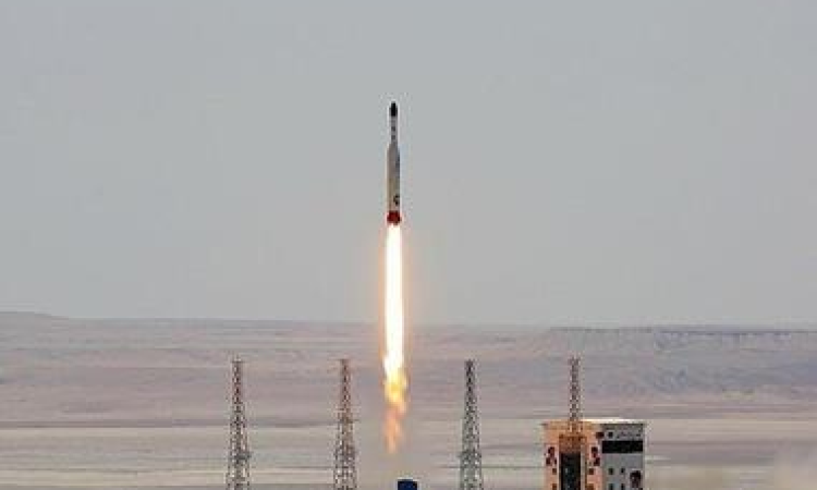 إيران تطلق ثلاثة أقمار صناعية بشكل متزامن