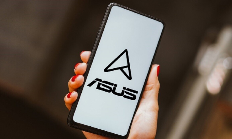 جهاز مميز يعزز مواقع Asus في عالم الهواتف