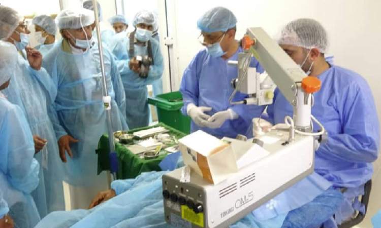 مخيم طبي مجاني للعيون في الحديدة يستهدف اكثر من 1500 حالة 