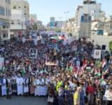 حشود جماهيرية كبرى في 21 ساحة بالحديدة تضامناً مع غزة