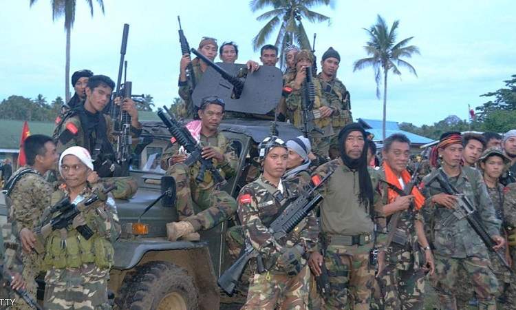 الفلبين تطيح بزعيم جماعة ارهابية و11 آخرين من اتباعه 