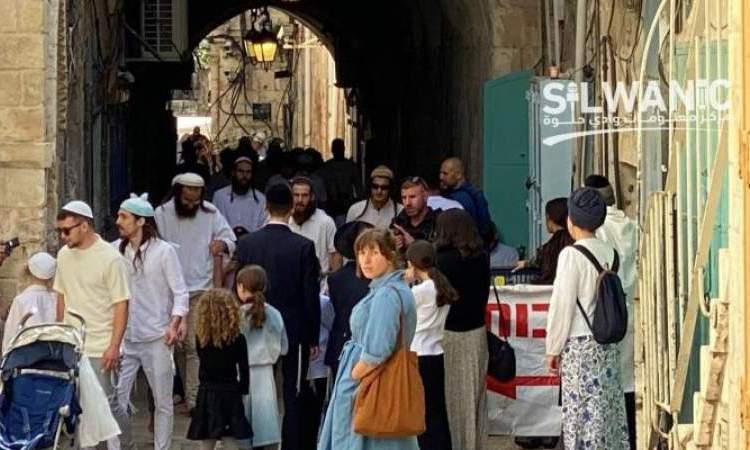 500 صهيوني يواصلون تدنيس الأقصى المبارك في سادس أيام (الفصح اليهودي)