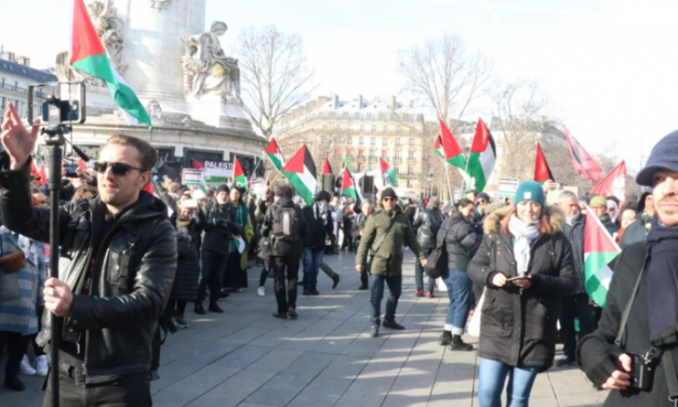 تظاهرة طلابية بباريس ضد قمع الاحتجاجات الداعمة لفلسطين في الجامعات