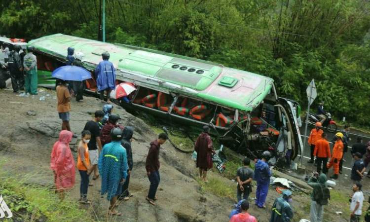 مقتل 11 شخصا بينهم تسعة تلاميذ في حادث سير في إندونيسيا