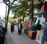 وقفة احتجاجية امام القنصلية الامريكية بكندا تضامنا مع اليمن وغزة