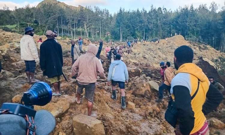 مقتل 100 شخص خلال انهيار أرضي في بابوا غينيا الجديدة