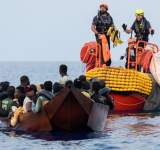 غرق مهاجر ووصول نحو 140 آخرين إلى اليونان