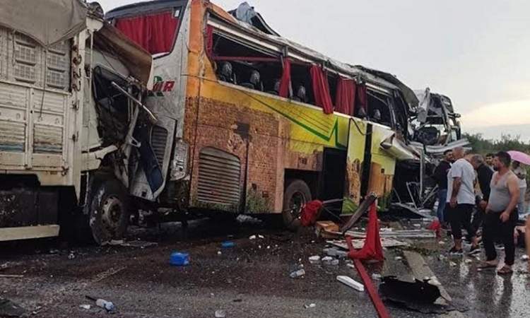 مصرع 10 أشخاص وإصابة 30 آخرين في حادث سير بتركيا