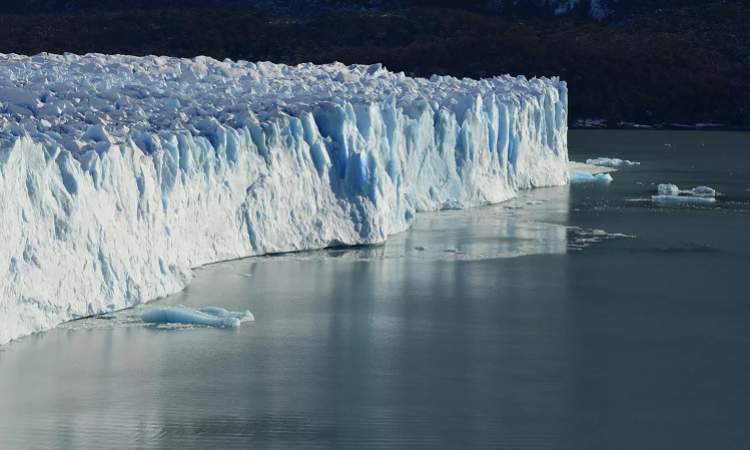 ذوبان جليدي غير مسبوق في القطب الجنوبي يعادل 10 أضعاف حجم بريطانيا