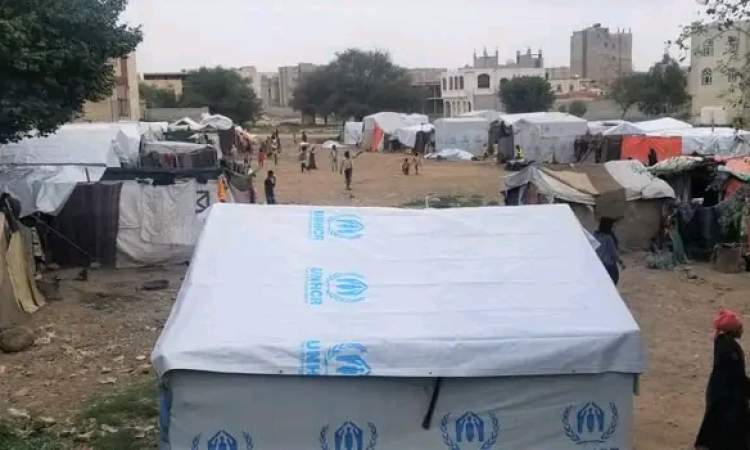 صنعاء: اخماد حريق هائل في مخيم «احفاد بلال» في الازرقين