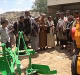 تدشين توزيع معدات زراعية في محافظة البيضاء 