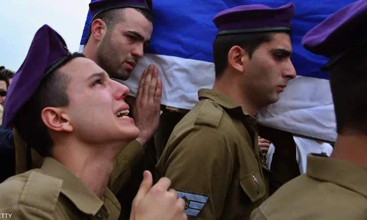  إعلام العدو يعترف بانتحار جندي بعد عودته من القتال بغزة