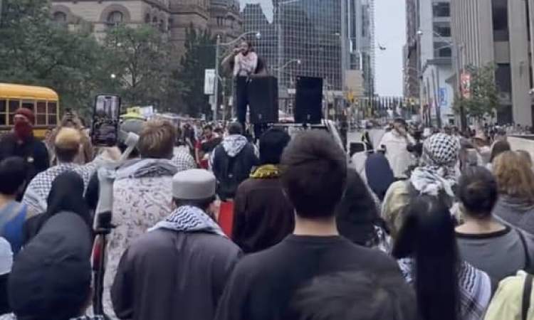 صحيفة كندية: متظاهرون يرددون  شعار الصرخة  في كندا