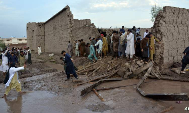 مصرع العشرات شرق أفغانستان بالأمطار والعواصف