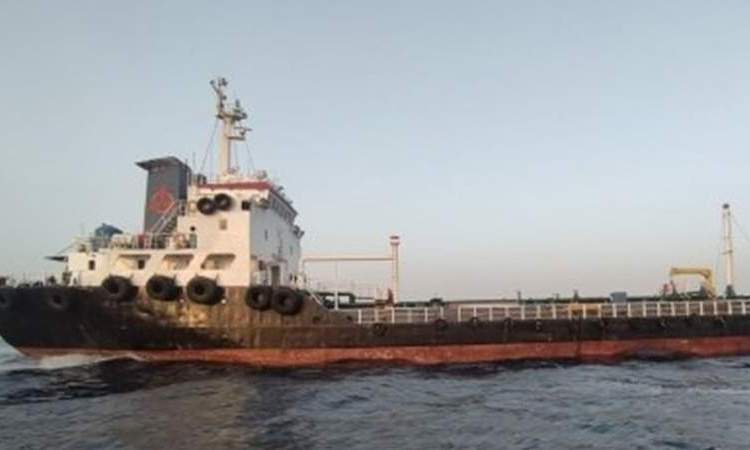الحرس الثوري الإيراني يعلن ضبط ناقلة تحمل وقودا مهربا في مياه الخليج