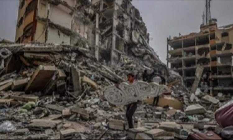 الاحتلال يفجر ويقصف مباني جامعة في تل الهوى جنوب غزة